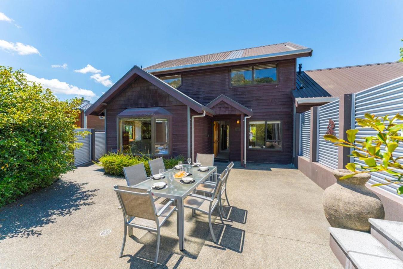 Villa Acacia Sunrise - Lac Taupo Extérieur photo